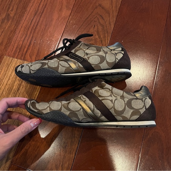 COACH WOMEN SNEAKERS - Picture 6 of 8